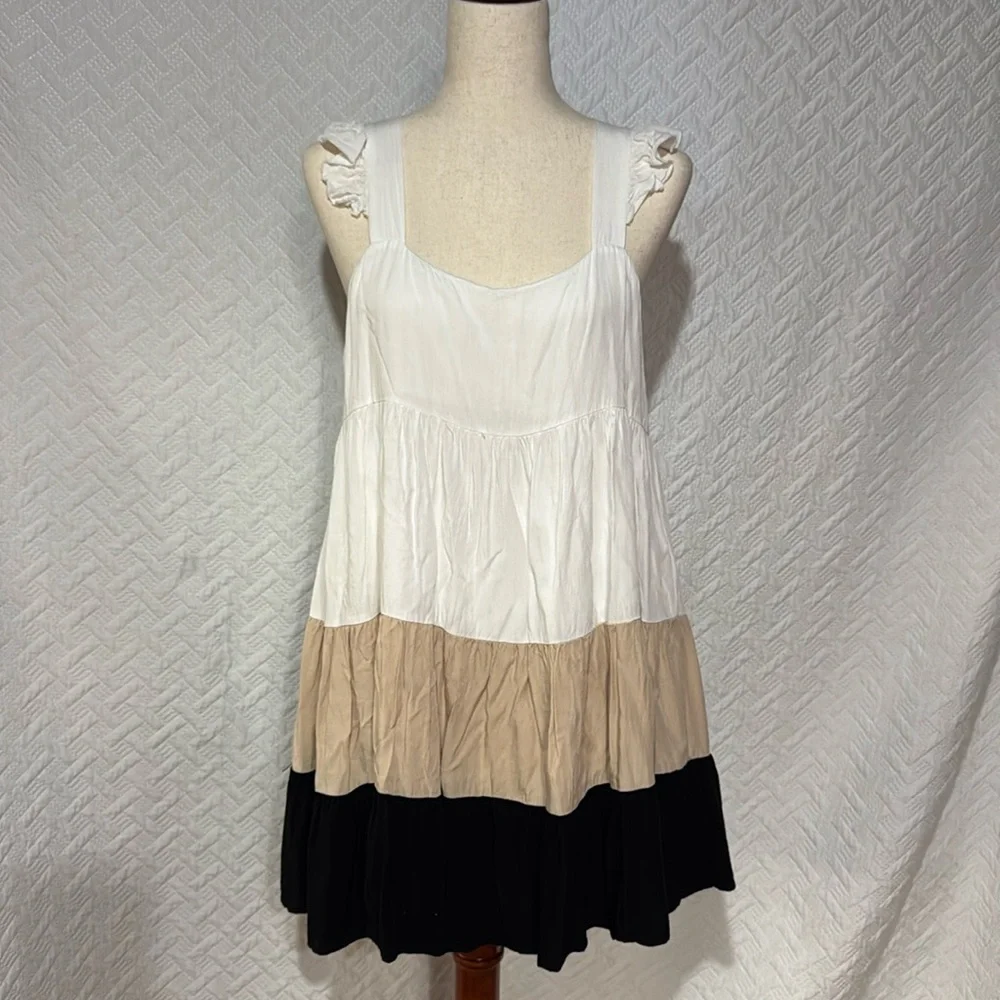 Dress Large Pit To Pit 20” Collar to Hem 26” Shoulder to Hem 32” - Picture 1 of 4
